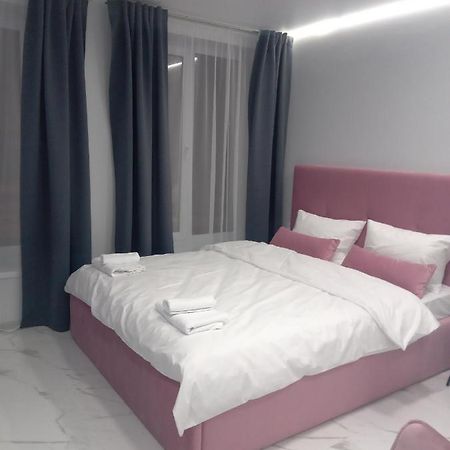 New Apartments Vip 3 Lviv Bagian luar foto